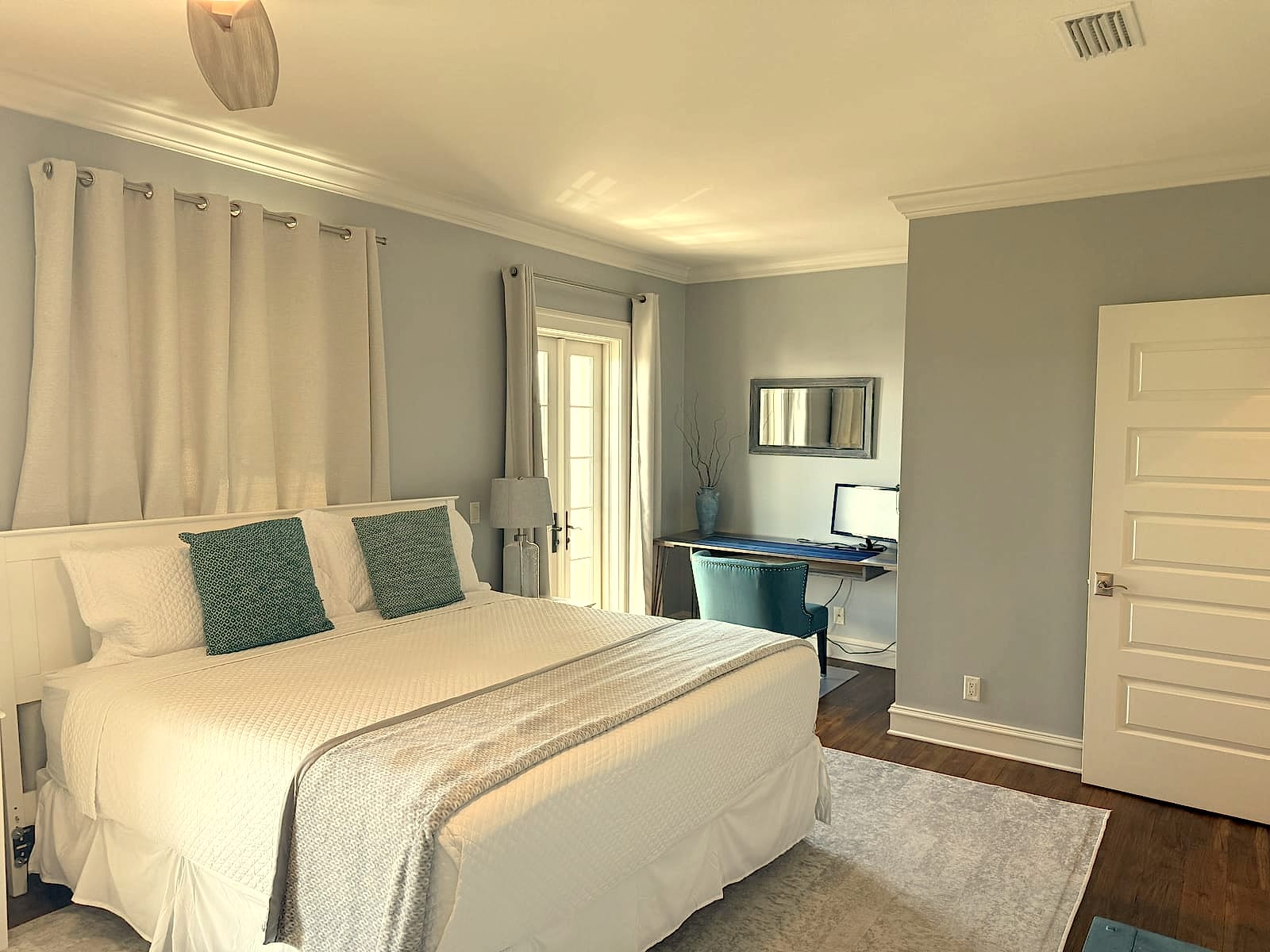 3rd Floor — King Bedroom photo 2